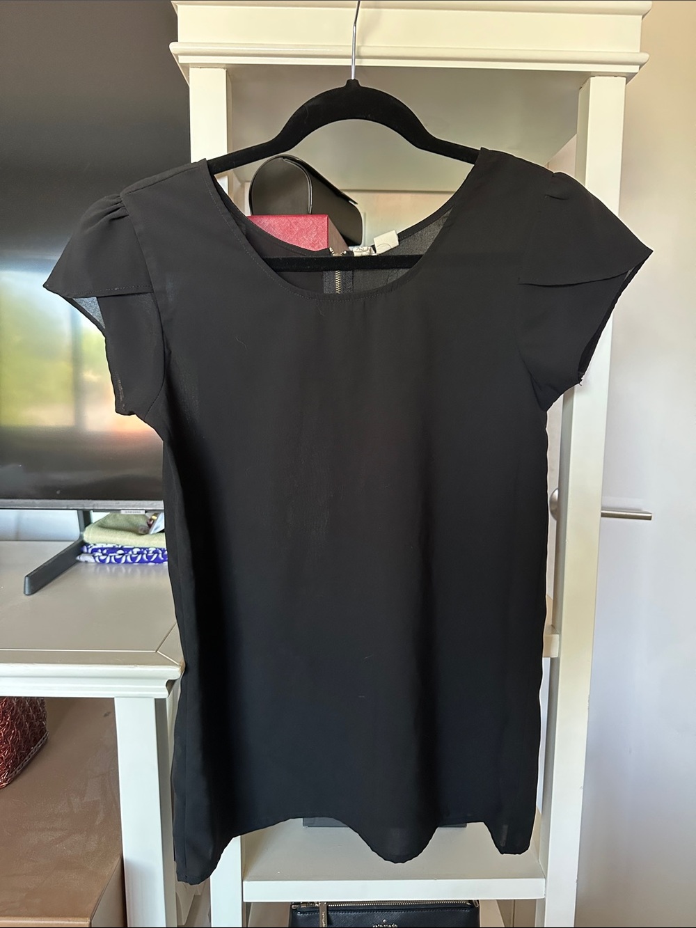 Black tulip-Sleeve Women's top